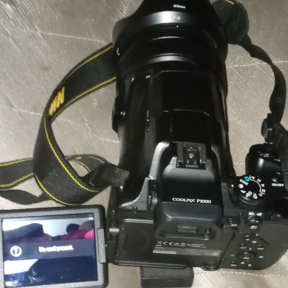 Nikon Coolpix P1000 - Picture 1 of 6